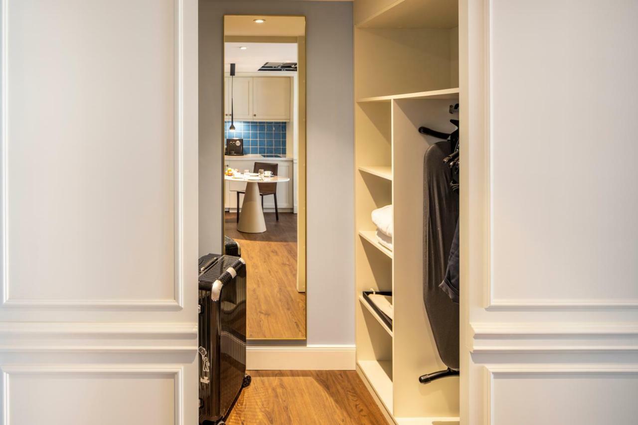 Fraser Suites Hamburg Room photo A walk-in wardrobe