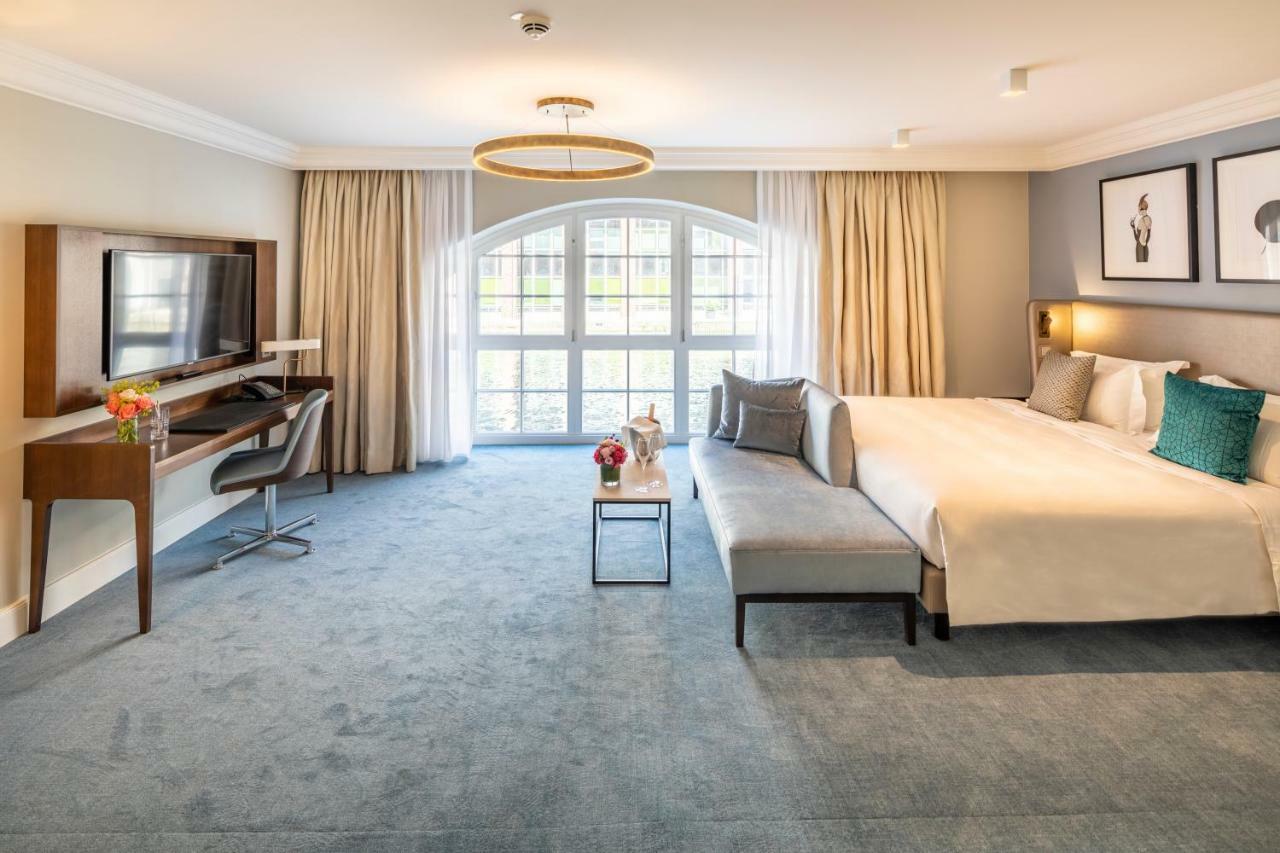 Fraser Suites Hamburg Exterior photo Deluxe room
