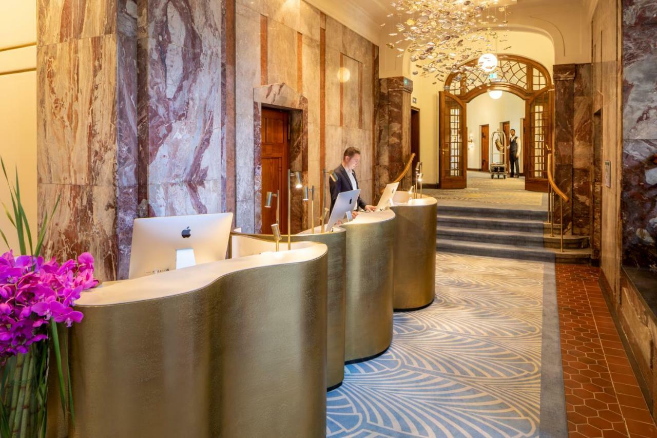 Fraser Suites Hamburg Exterior photo The hotel's lobby