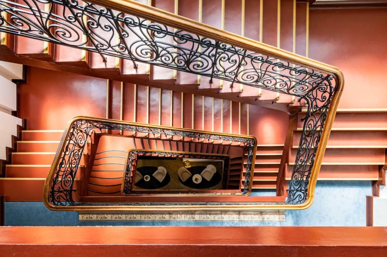 Fraser Suites Hamburg Exterior photo The staircase