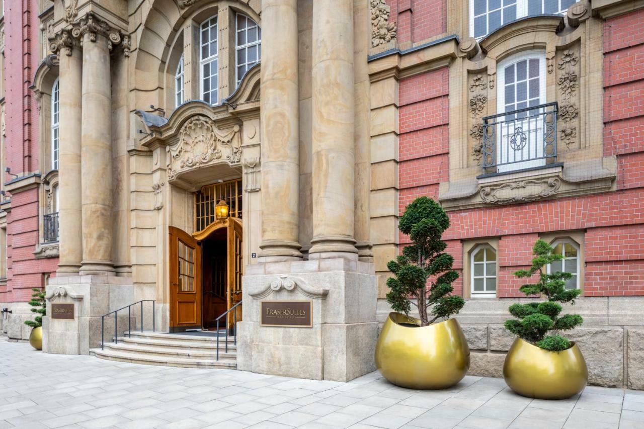 Fraser Suites Hamburg Exterior photo The main entrance of the Royal College of Music