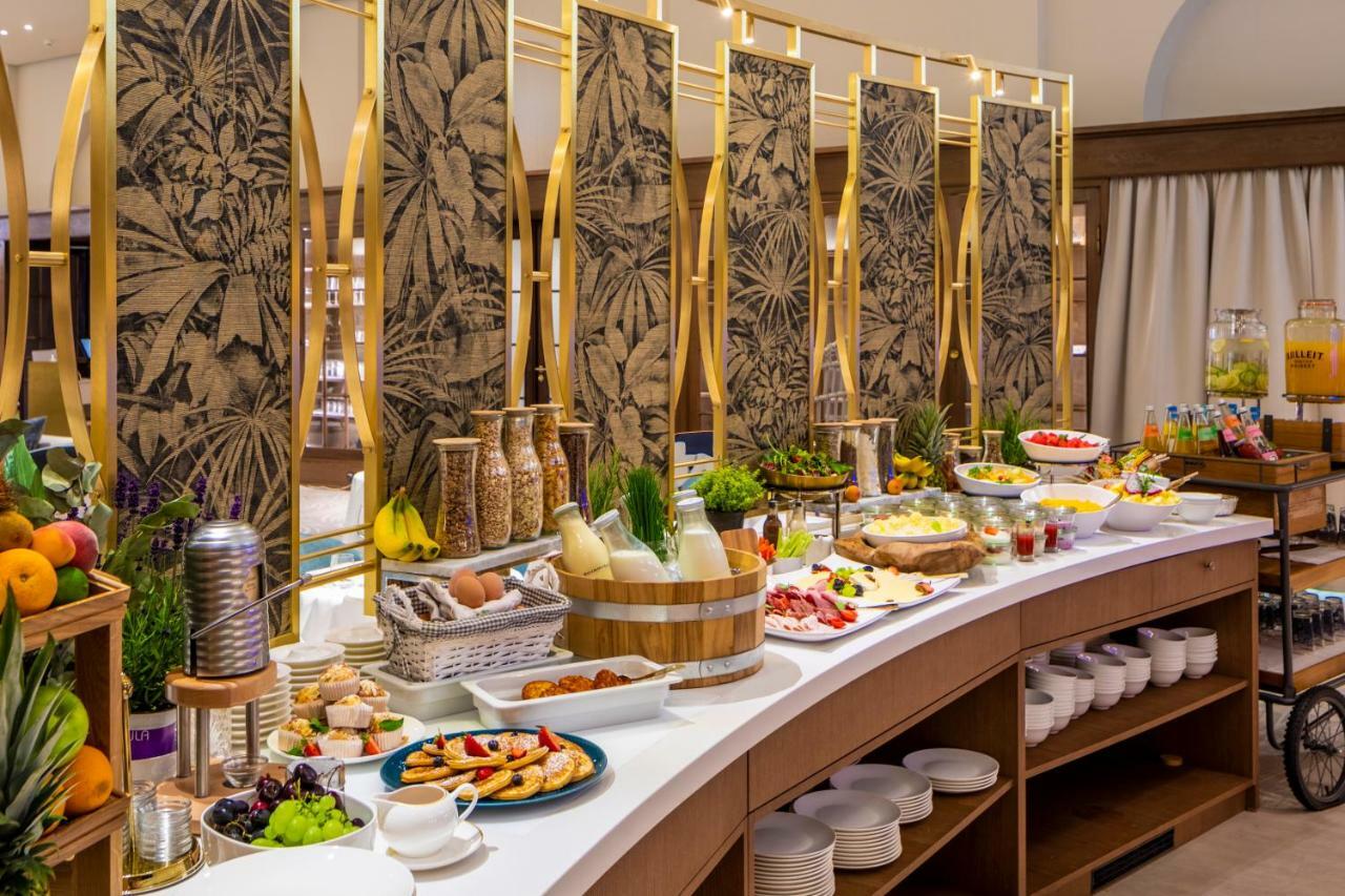 Fraser Suites Hamburg Exterior photo A buffet at a hotel