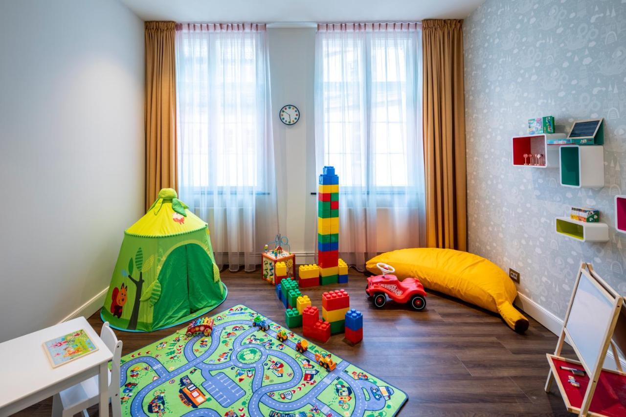 Fraser Suites Hamburg Exterior photo A child's bedroom